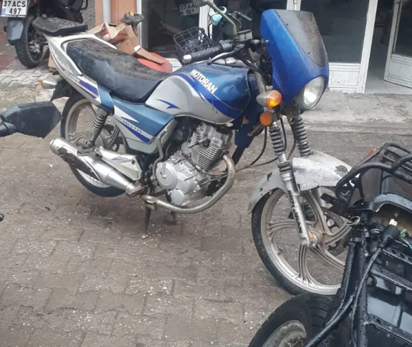 Senetle 2. El Motosiklet Motoran Etna 125